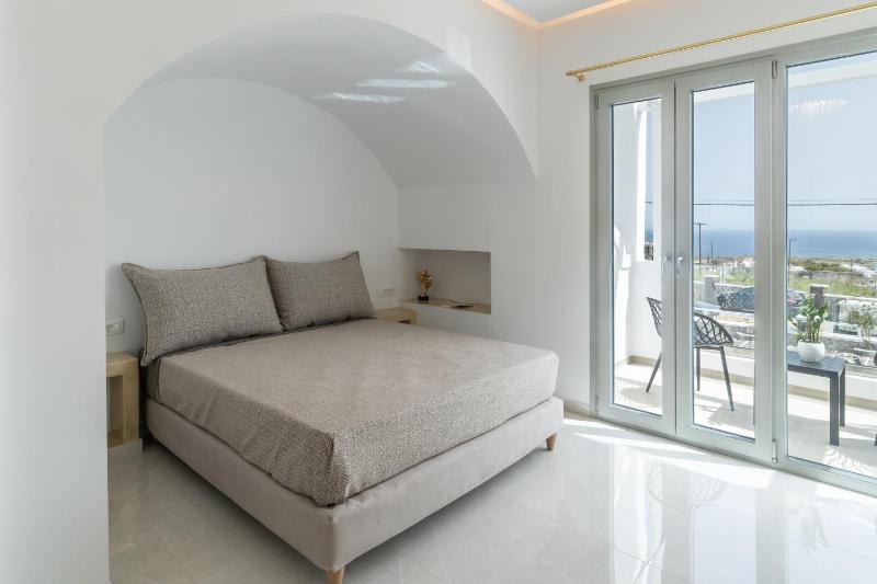 Suite with Balcony image 3