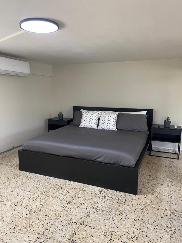 King Studio with Sofa Bed image 4