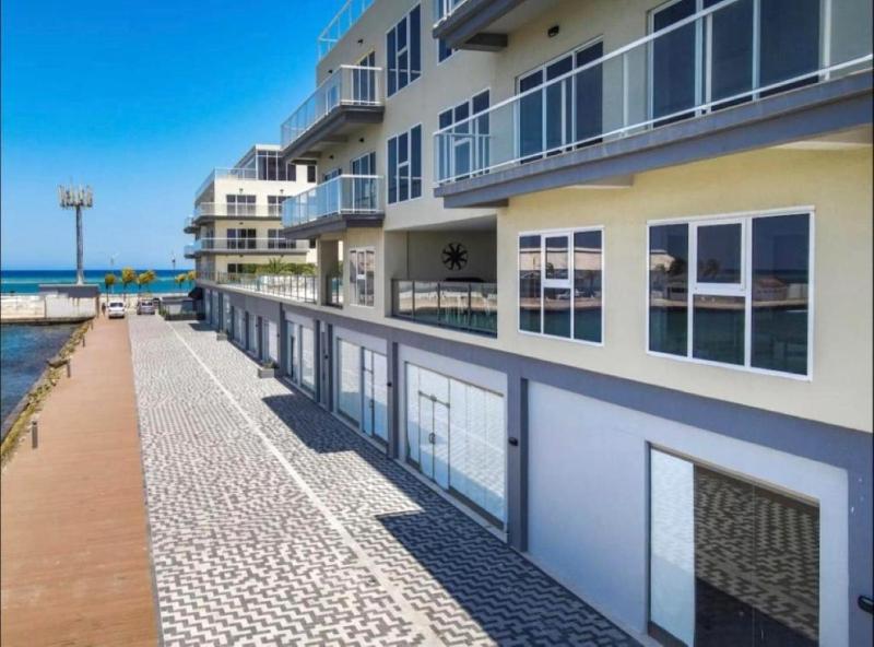 Stylish luxury condo central location ocean view pool gym - image 43