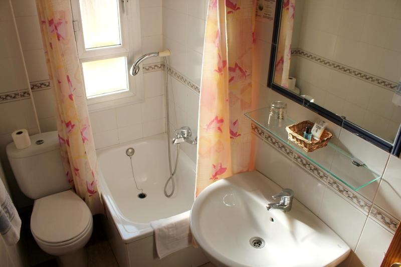 Single Room image 2