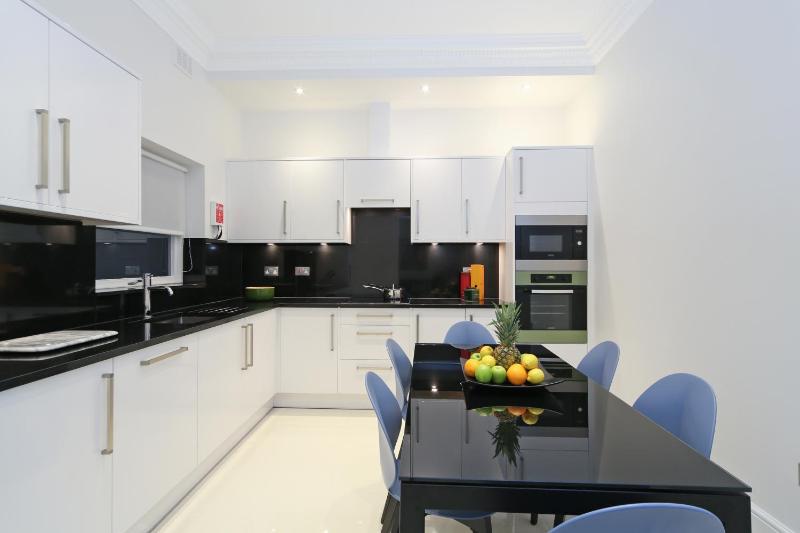 Three-Bedroom Apartment image 3