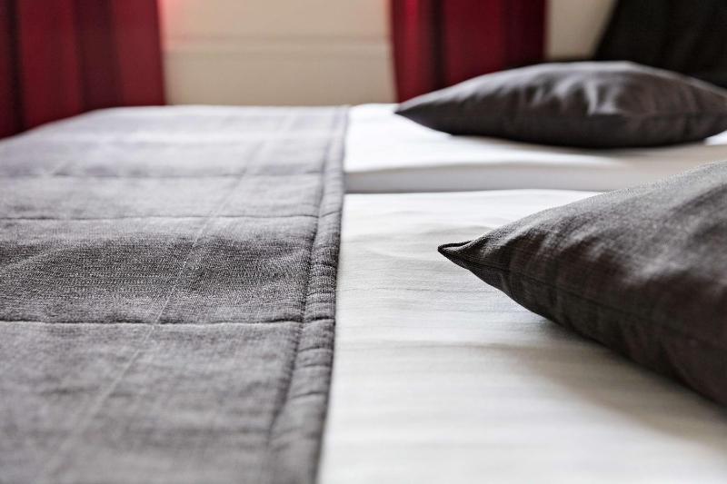 Twin Room with Sofa Bed image 4