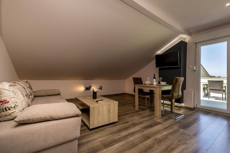Rooms with a parking space Mali Losinj (Losinj) - 9681 - image 36