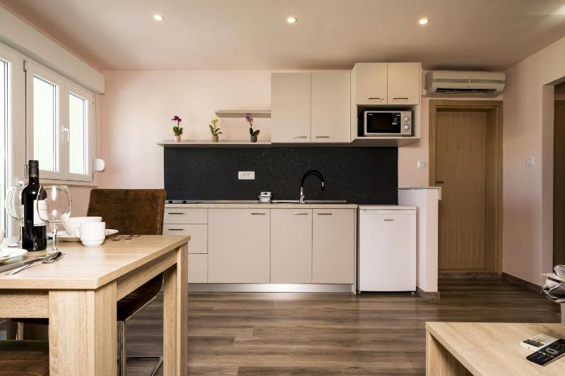 Rooms with a parking space Mali Losinj (Losinj) - 9681 - image 3