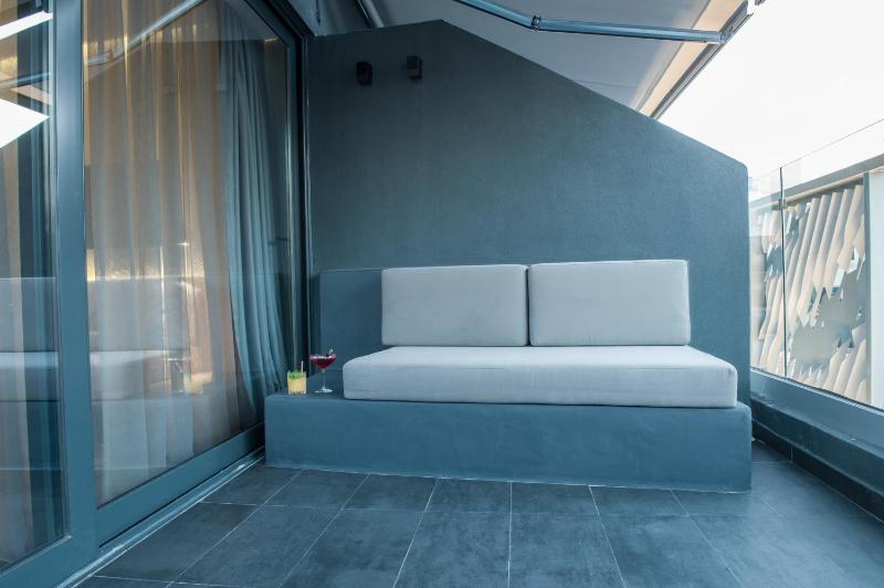 The Athens Lodge Suite with Acropolis View and Veranda image 2