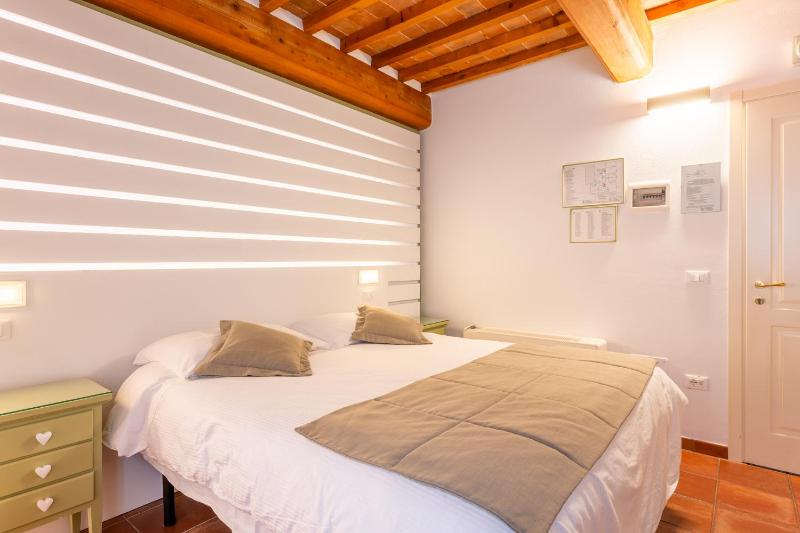 Deluxe Double or Twin Room image 3