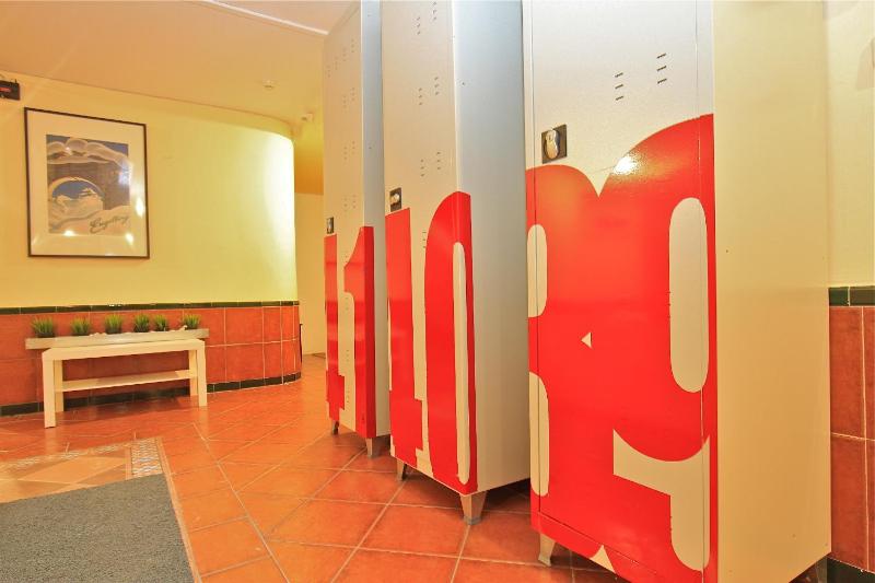 Studio 3 pax image 2