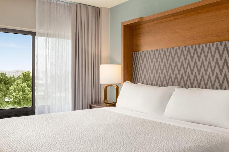 Standard Room image 4