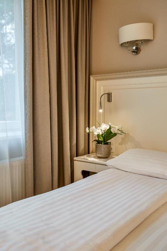 Single Room image 2