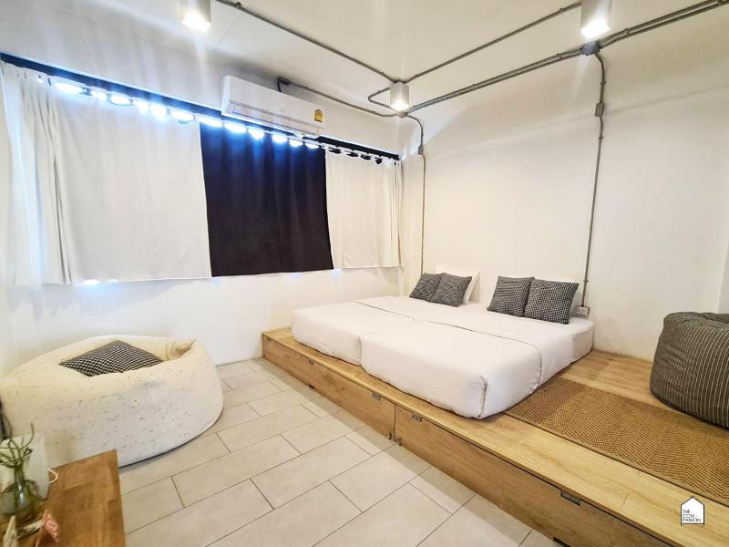 Twin Room image 1