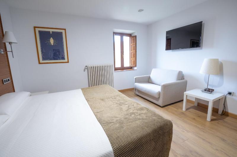Triple Room with View image 1