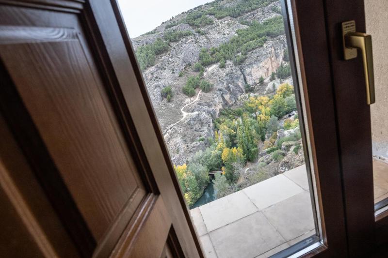 Twin Room with View image 1