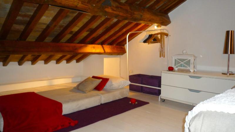 One-Bedroom Apartment - Split Level image 4