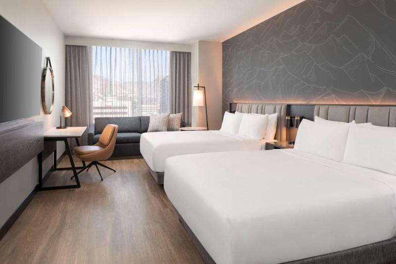 Queen Room with Two Queen Beds and View image 1