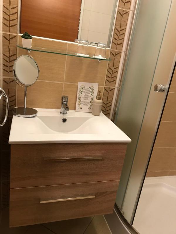 Twin Room image 1