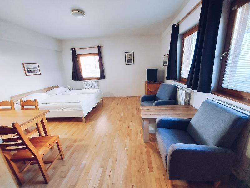 Studio Apartment with External Access image 1