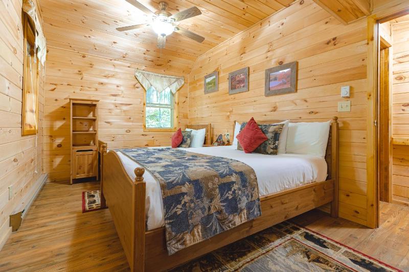 Three-Bedroom Cottage image 1