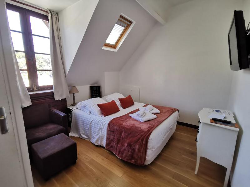 Double Room with Shower image 1