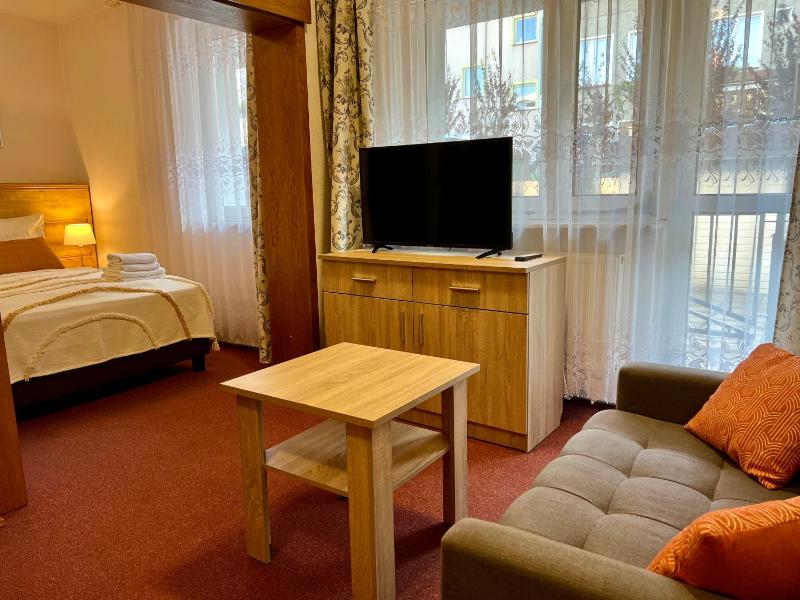 Superior Triple Room image 4