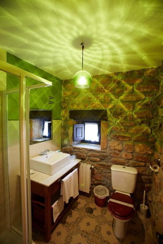 Family Room (4 Adults) image 2