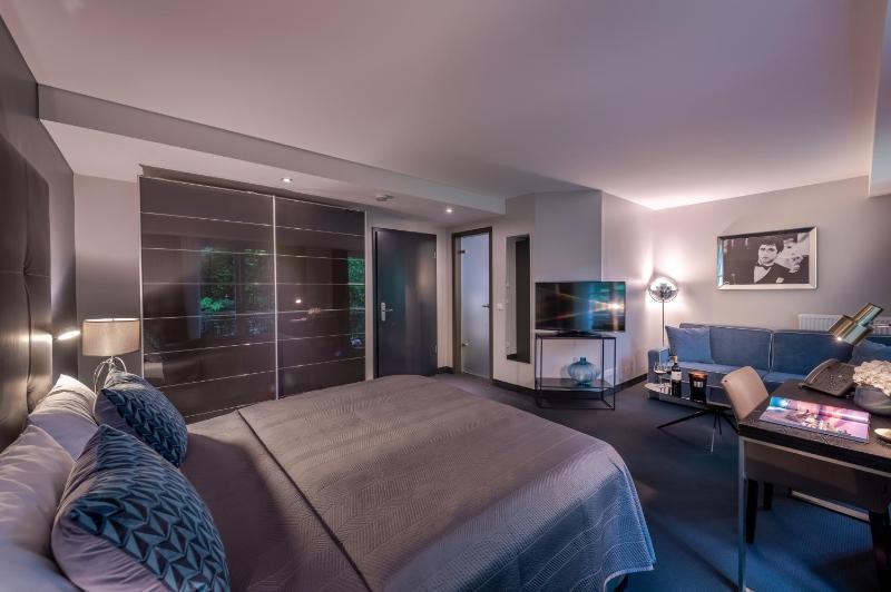 Deluxe Triple Room image 2
