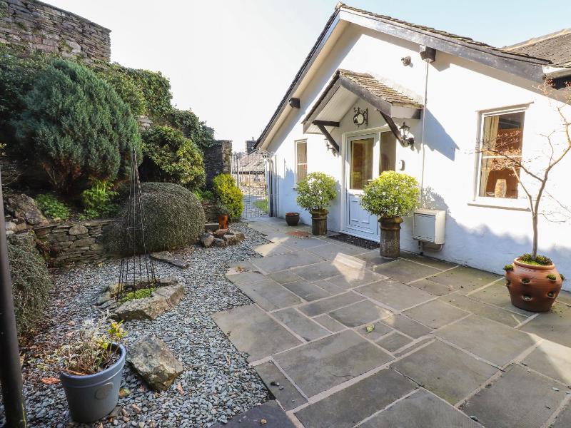 Courtyard Cottage - image 1