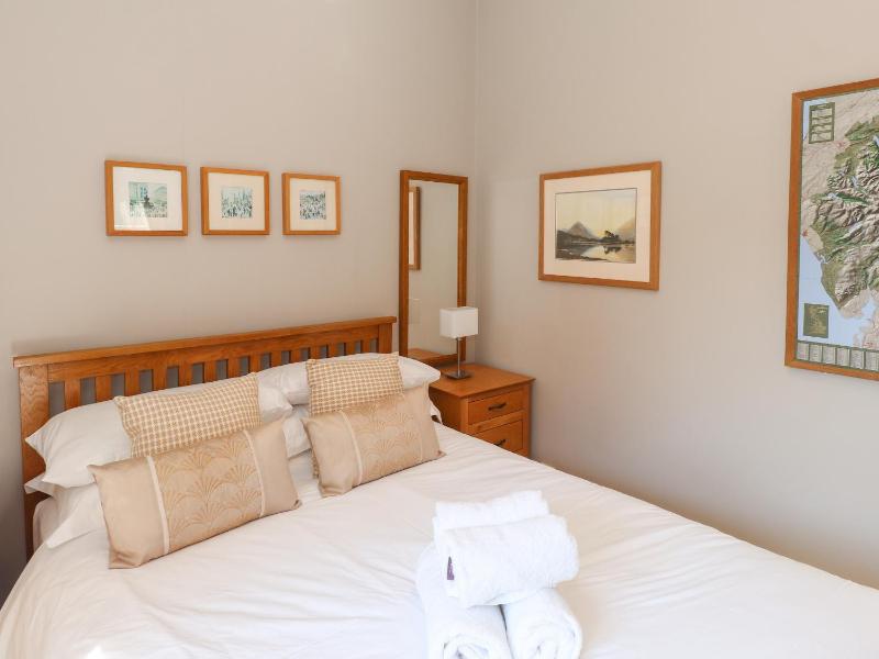 Courtyard Cottage - image 10