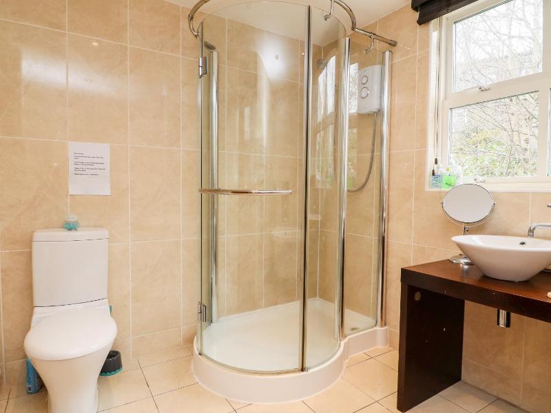 Buttonhole Cottage - image 14