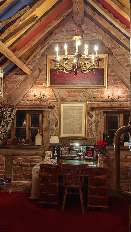 Luxury Four Poster Double Suite image 1