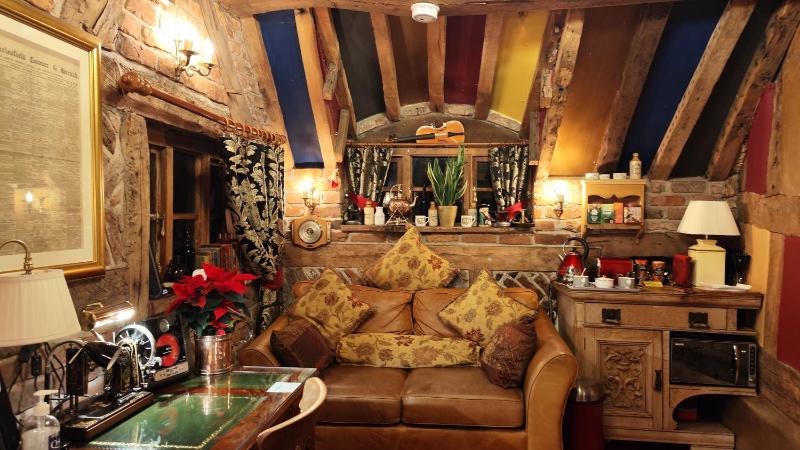 Luxury Four Poster Double Suite image 4