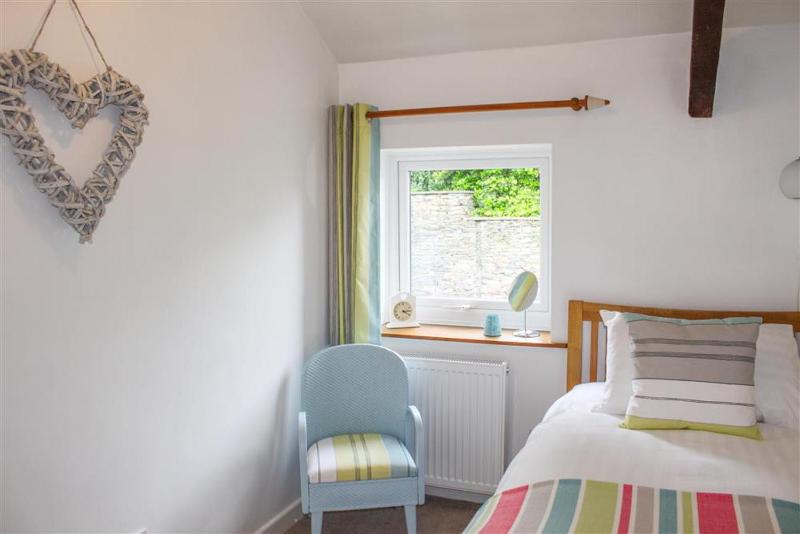 Four Seasons Cottage - image 2