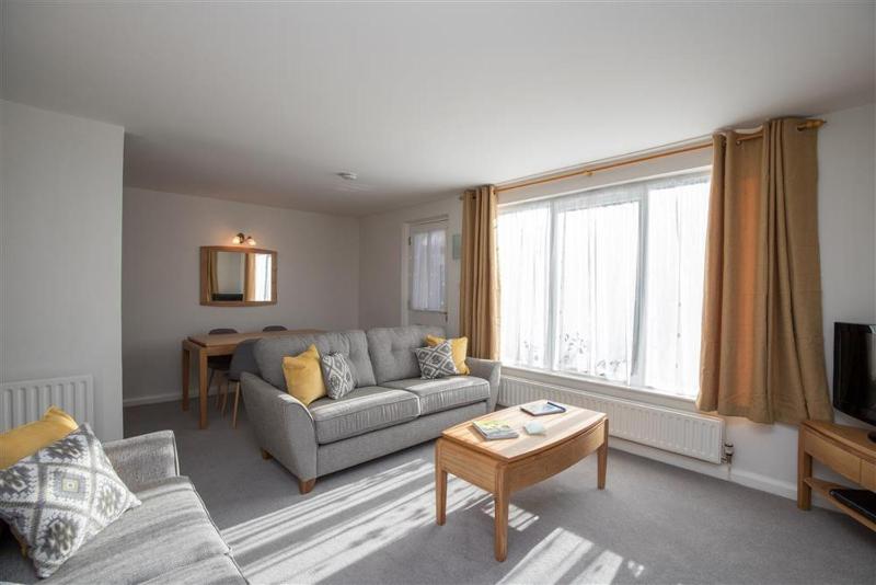 Yew Tree Cottage - image 15