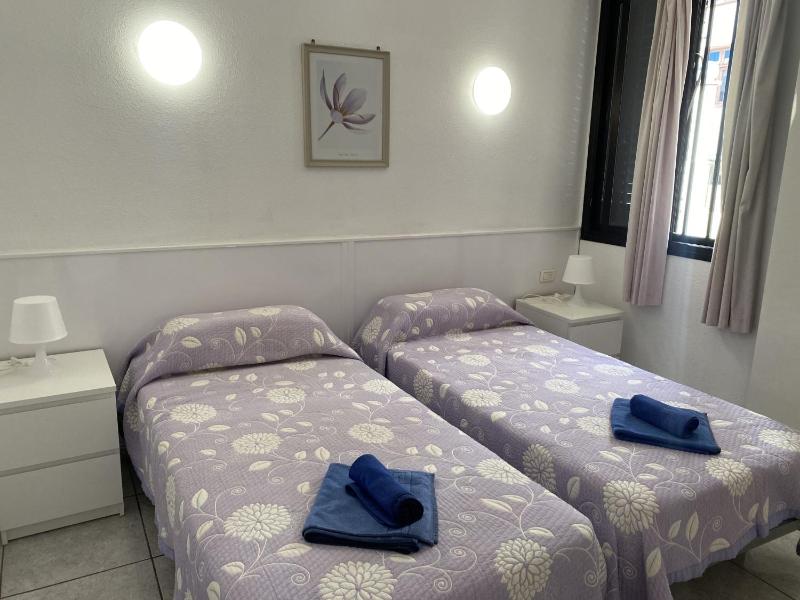 Self Catering Lovely ground floor 1 bed Apartment 5A1 Los Cristianos Tenerife - image 23