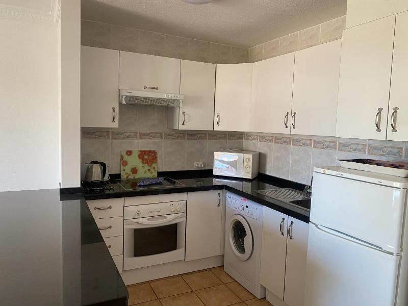 Self Catering Lovely ground floor 1 bed Apartment 5A1 Los Cristianos Tenerife - image 37