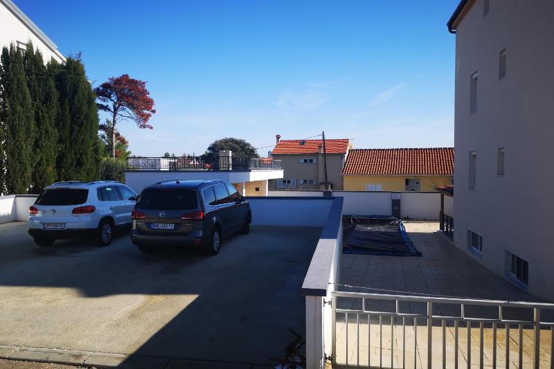 Family friendly apartments with a swimming pool Vir - 20197 - image 10