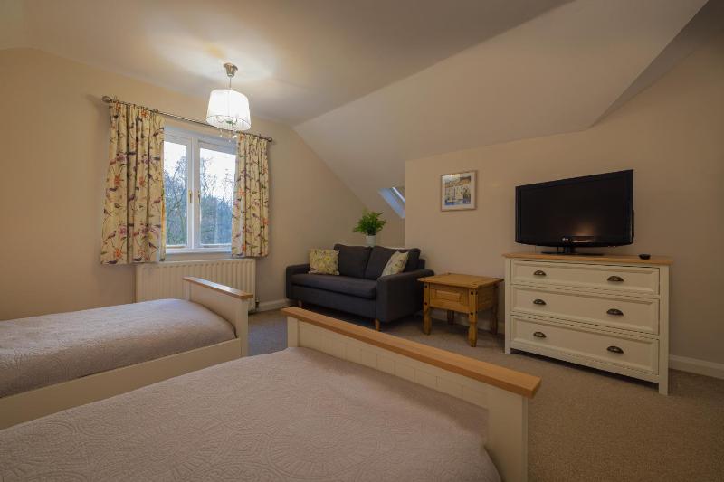 Holly Cottage - image 15