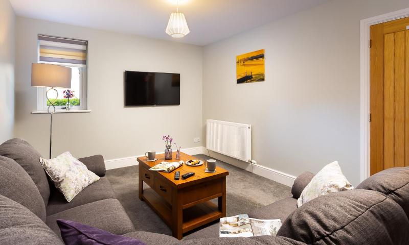 Glebe Holme - image 13