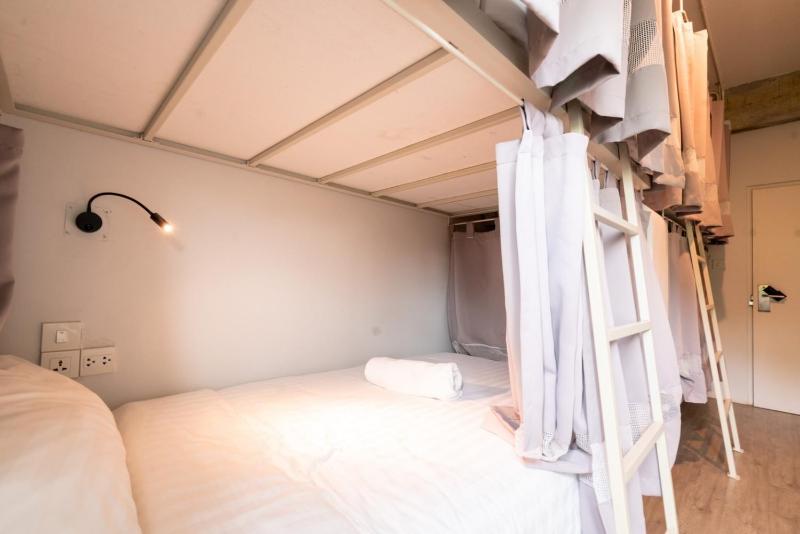 4-Bed Mixed Dormitory Room image 1