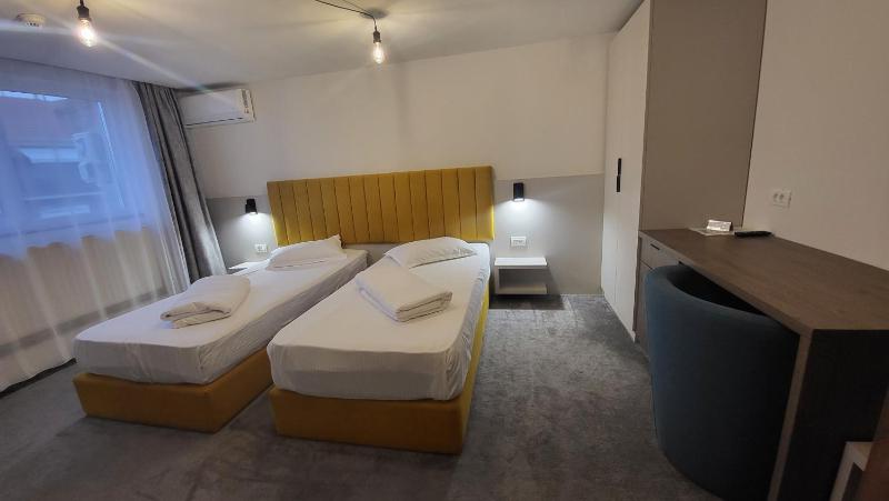 Economy Double Room image 4