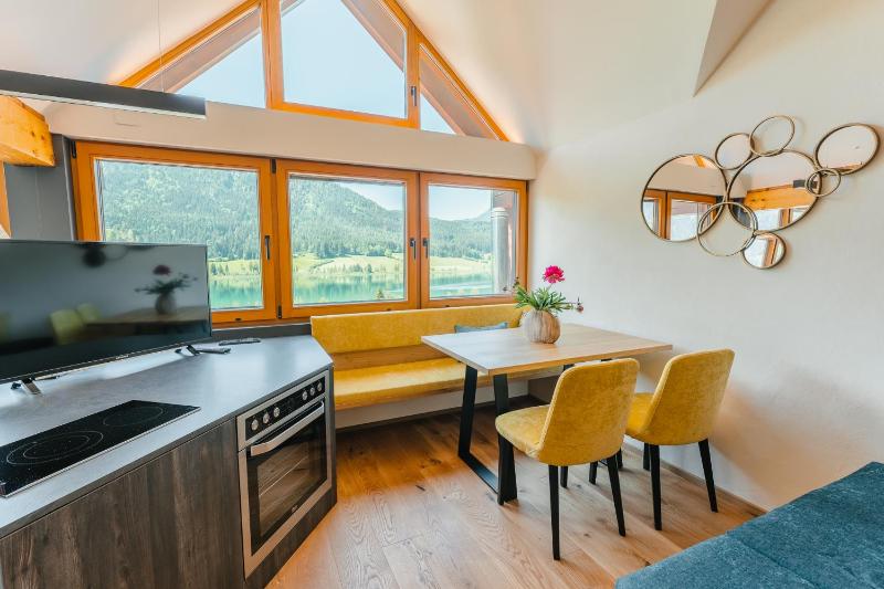Two-Bedroom Apartment with Lake View image 3