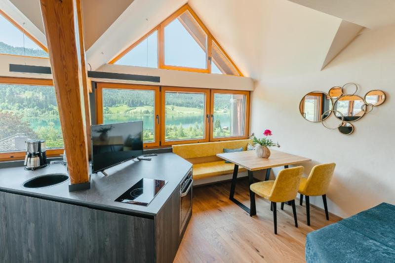 Two-Bedroom Apartment with Lake View image 4