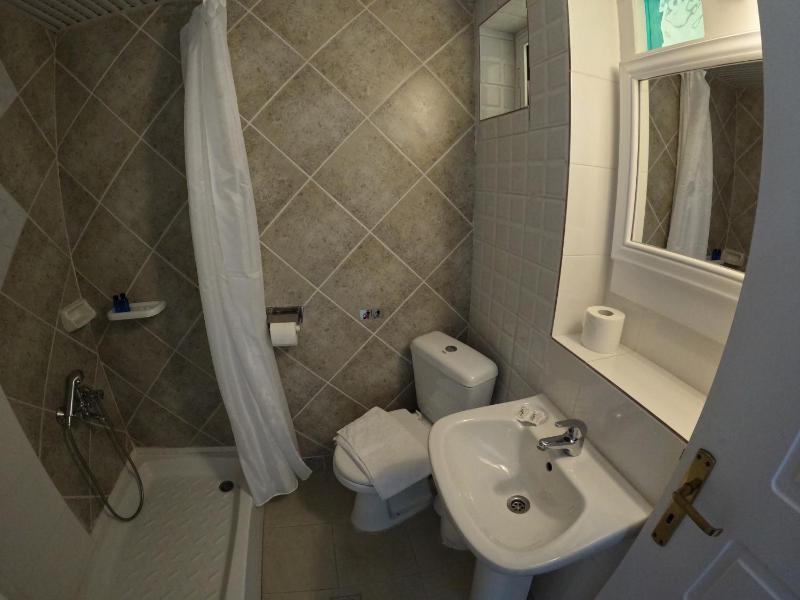 Double Room image 4