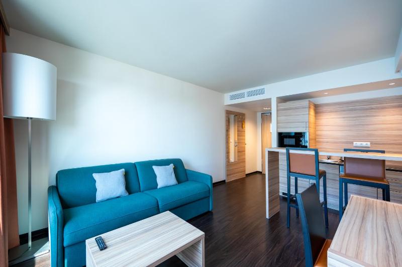 One-Bedroom Apartment image 3