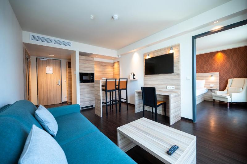 One-Bedroom Apartment image 2