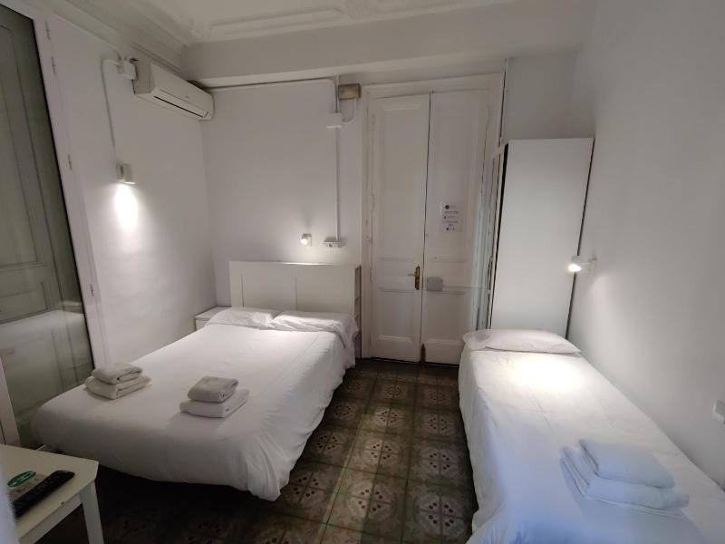 Hostal del Palau - image 2