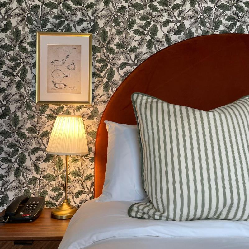 Superior King Room image 1