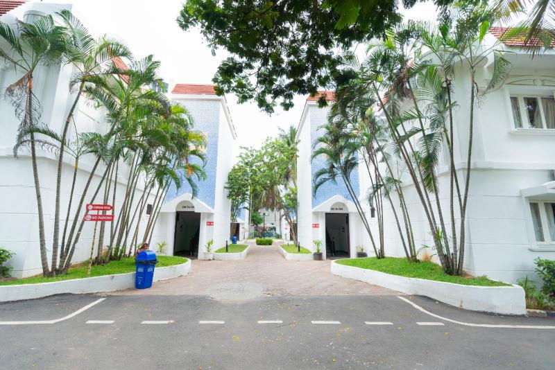 Shelter Beach Resort - image 11