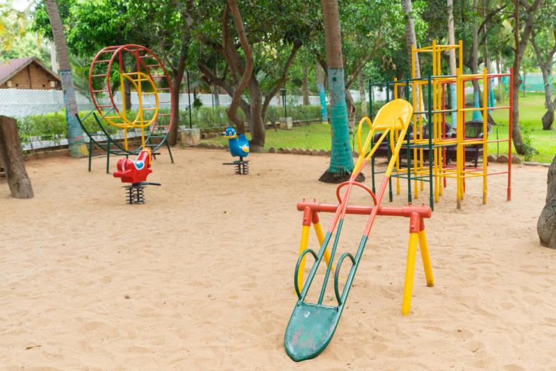 Shelter Beach Resort - image 13