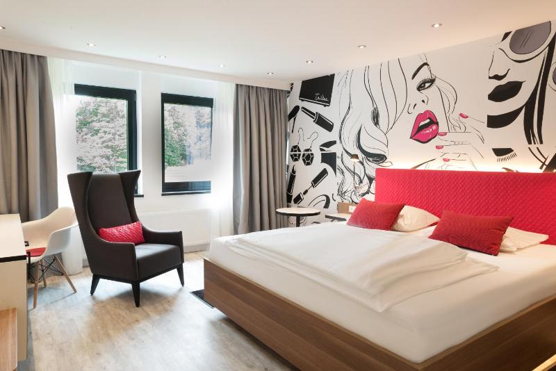 Superior Double Room image 4