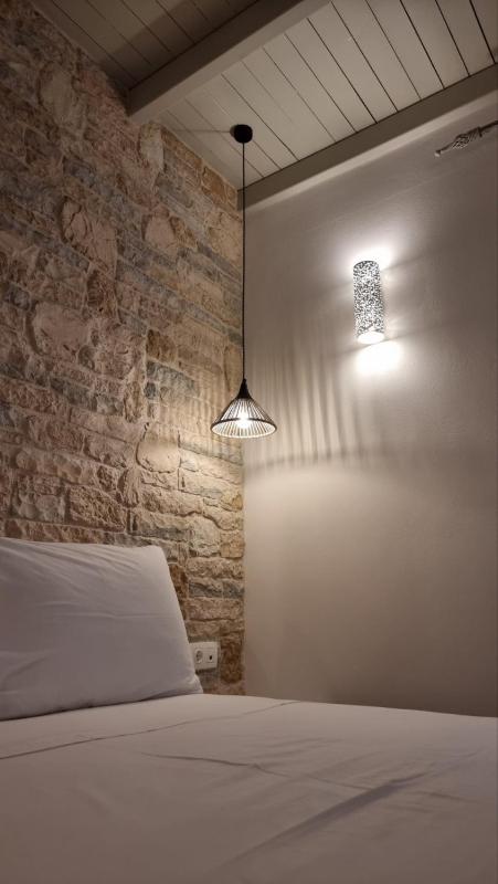Deluxe Triple Room with Sea View image 4